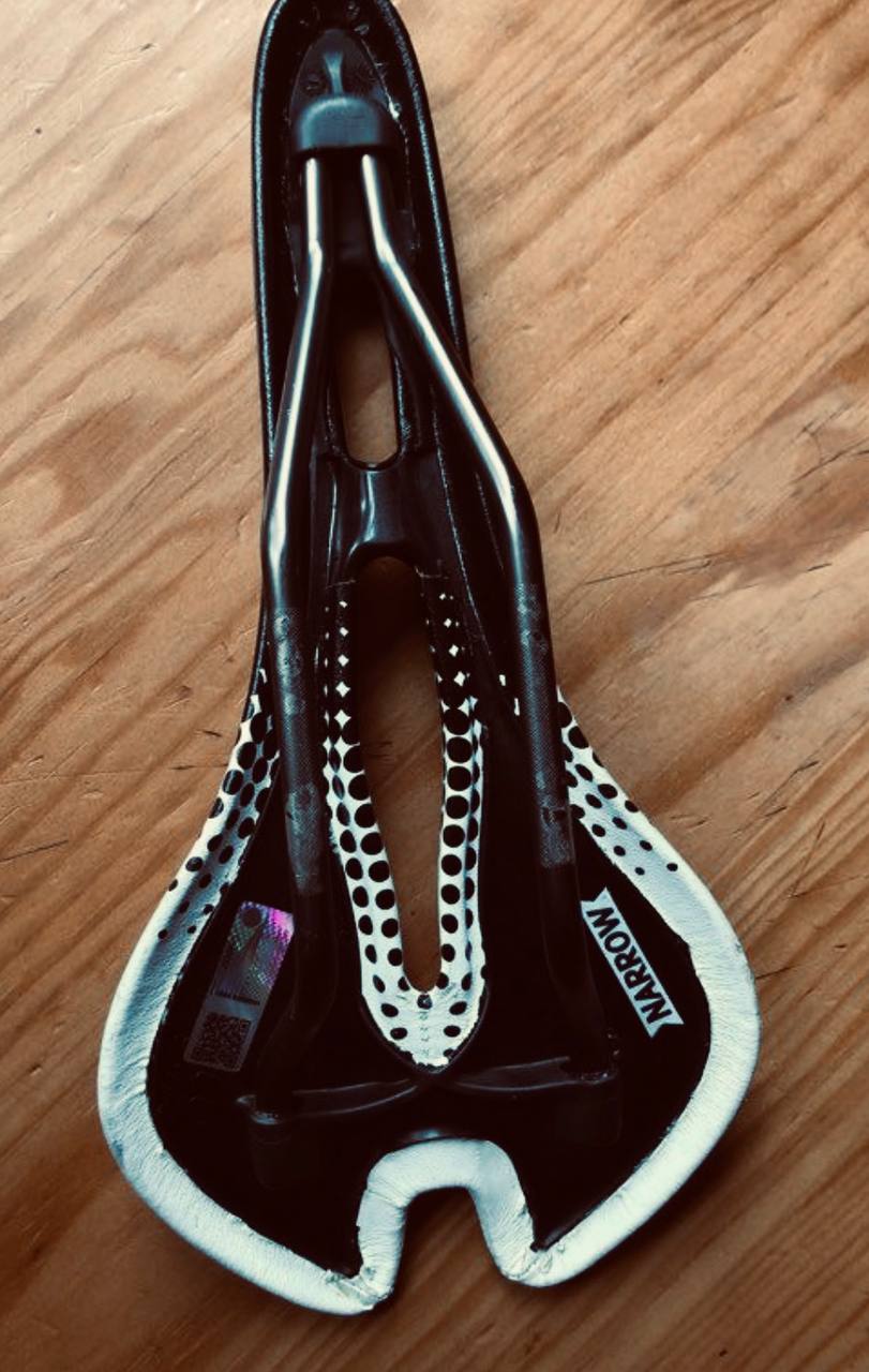 Selle de vélo ergonomique ajourée – Version légère