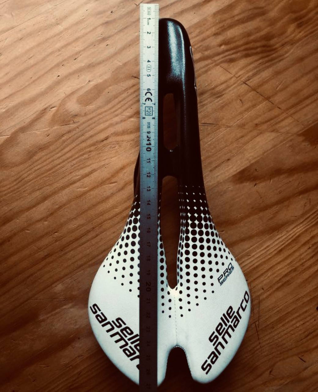 Selle de vélo ergonomique ajourée – Version légère