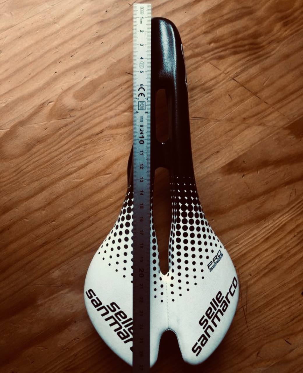 Selle de vélo ergonomique ajourée – Version légère