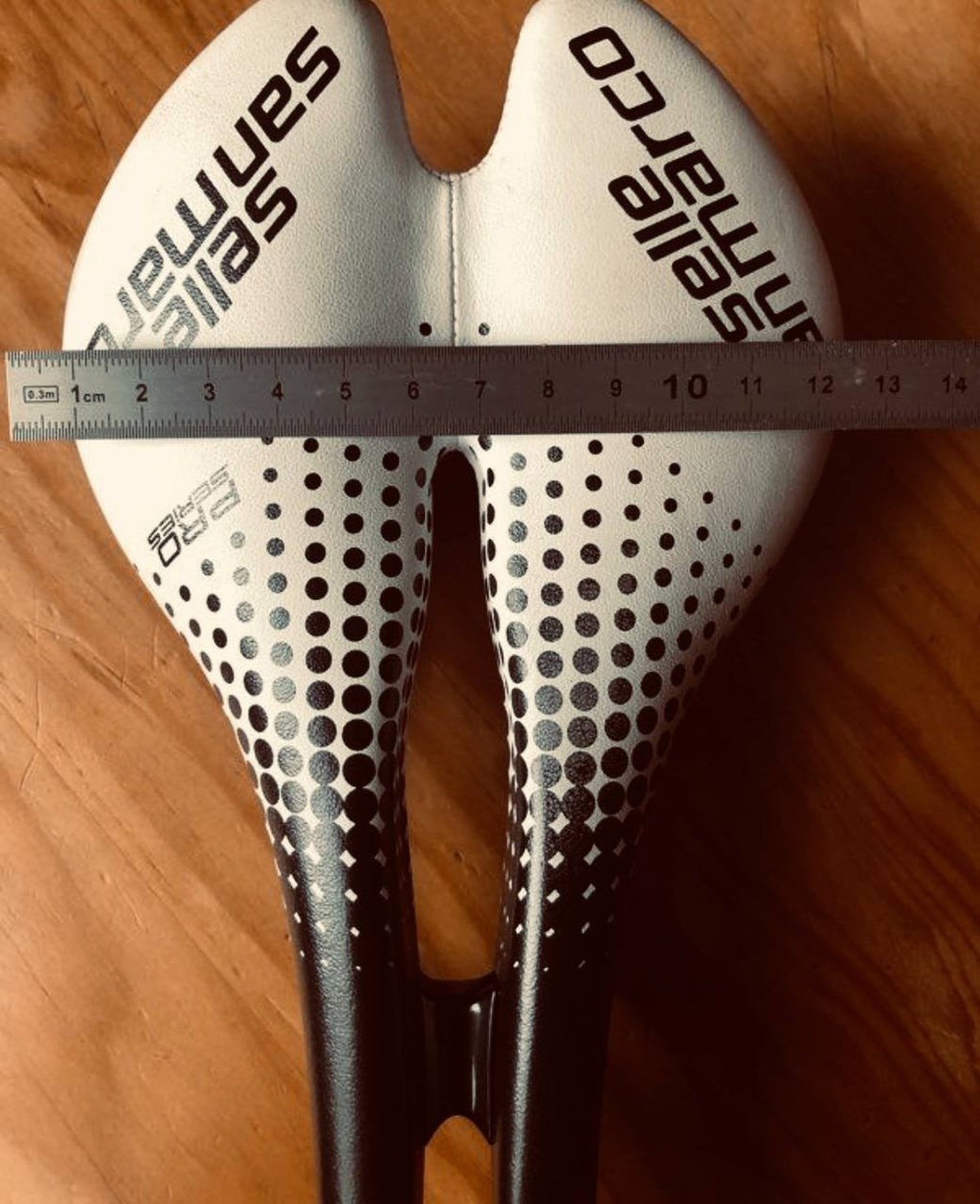 Selle de vélo ergonomique ajourée – Version légère