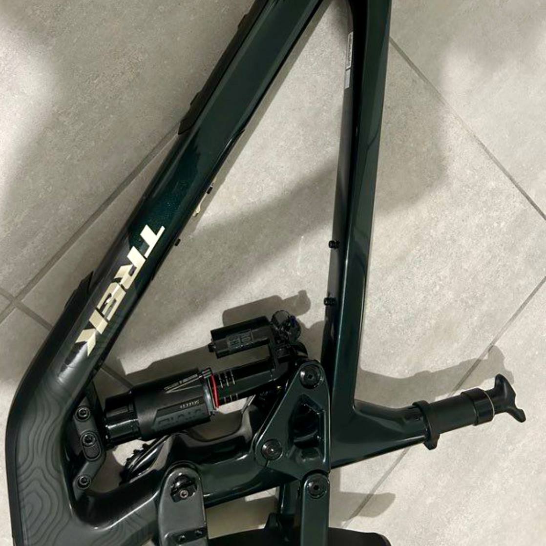 Kit Cadre VTT Tout-Suspendu Enduro – Carbone – Occasion Très Haut de Gamme