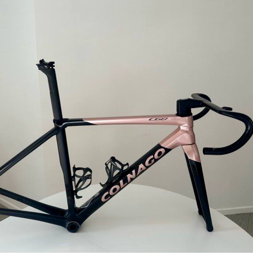 Cadre vélo de route carbone aéro endurance – Freins à disque – Noir mat