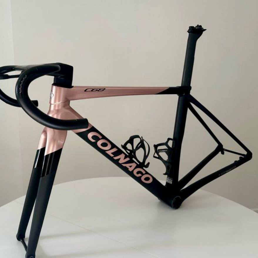 Cadre vélo de route carbone aéro endurance – Freins à disque – Noir mat