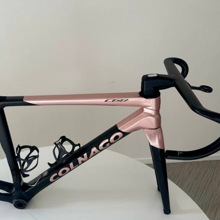 Cadre vélo de route carbone aéro endurance – Freins à disque – Noir mat